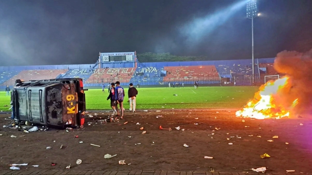 Tragedi Kanjuruhan Malang banyak yang meninggal dunia