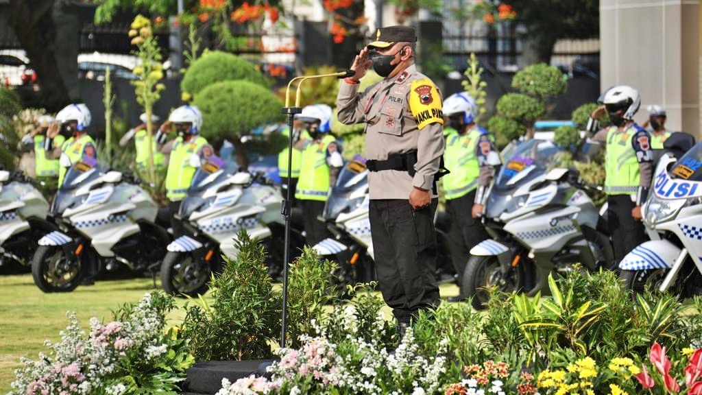 Wakapolda Jateng Brigjen Pol Abioso Seno Aji saat memimpin gelar pasukan Operasi Zebra Candi 2022
