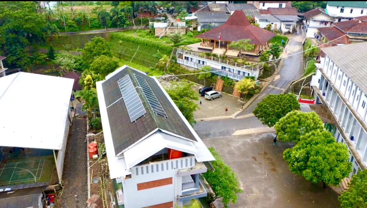 Ganjar Hadirkan PLTS untuk Ponpes di Banjarnegara, Bantu Menghemat Biaya Listrik