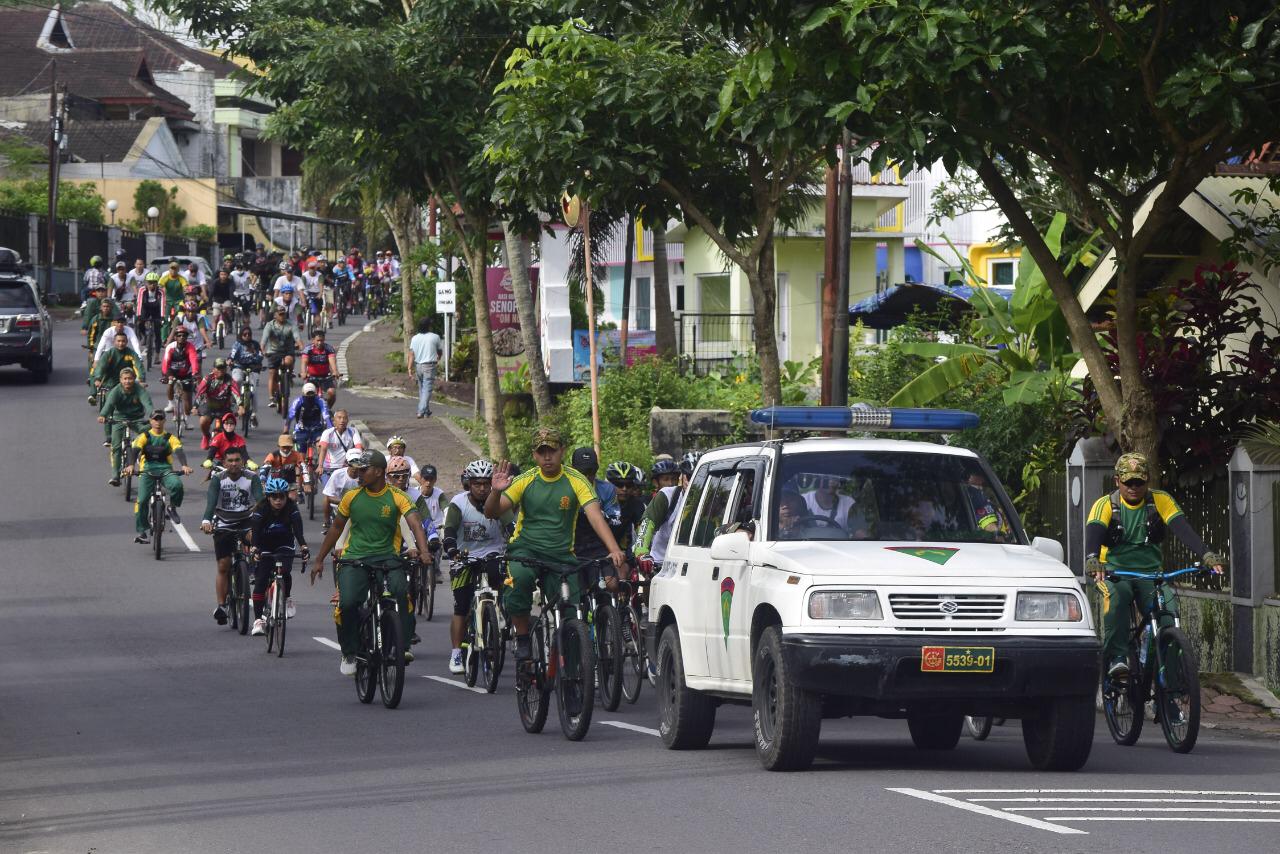 Yonarmed 11 Kostrad Gelar Fun Bike Keliling Kota Magelang