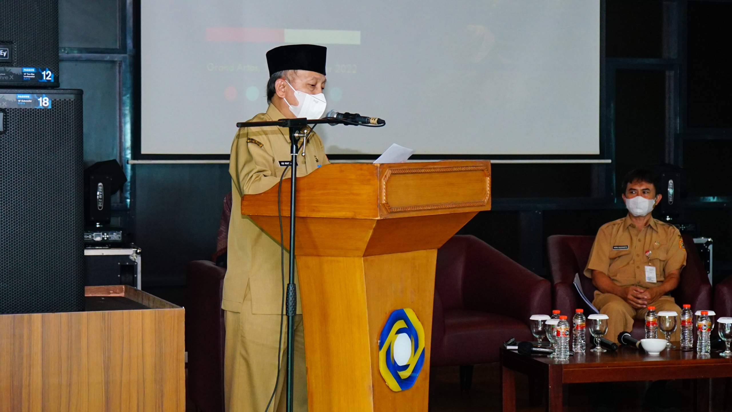 Sekretaris Daerah Kabupaten Magelang Adi Waryanto saat membuka dan memberikan arahan pada acara Sosialisasi Pajak Daerah Tahun 2022 sebagai upaya optimalisasi Pendapatan Asli Daerah (PAD)