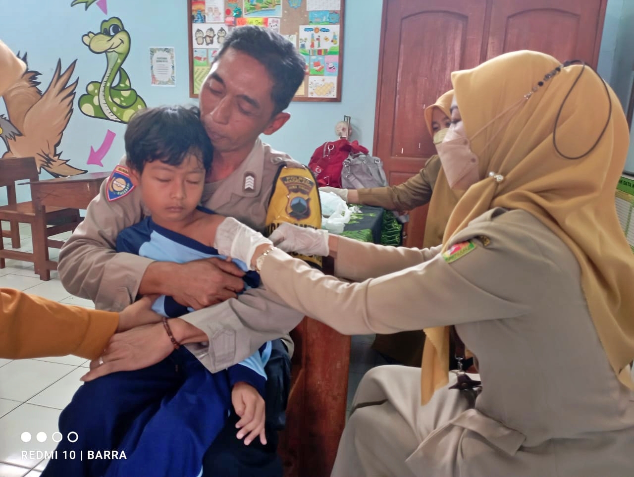 Anggota Polri dari Polsek Mungkid Polresta Magelang mendampingi proses BIAS