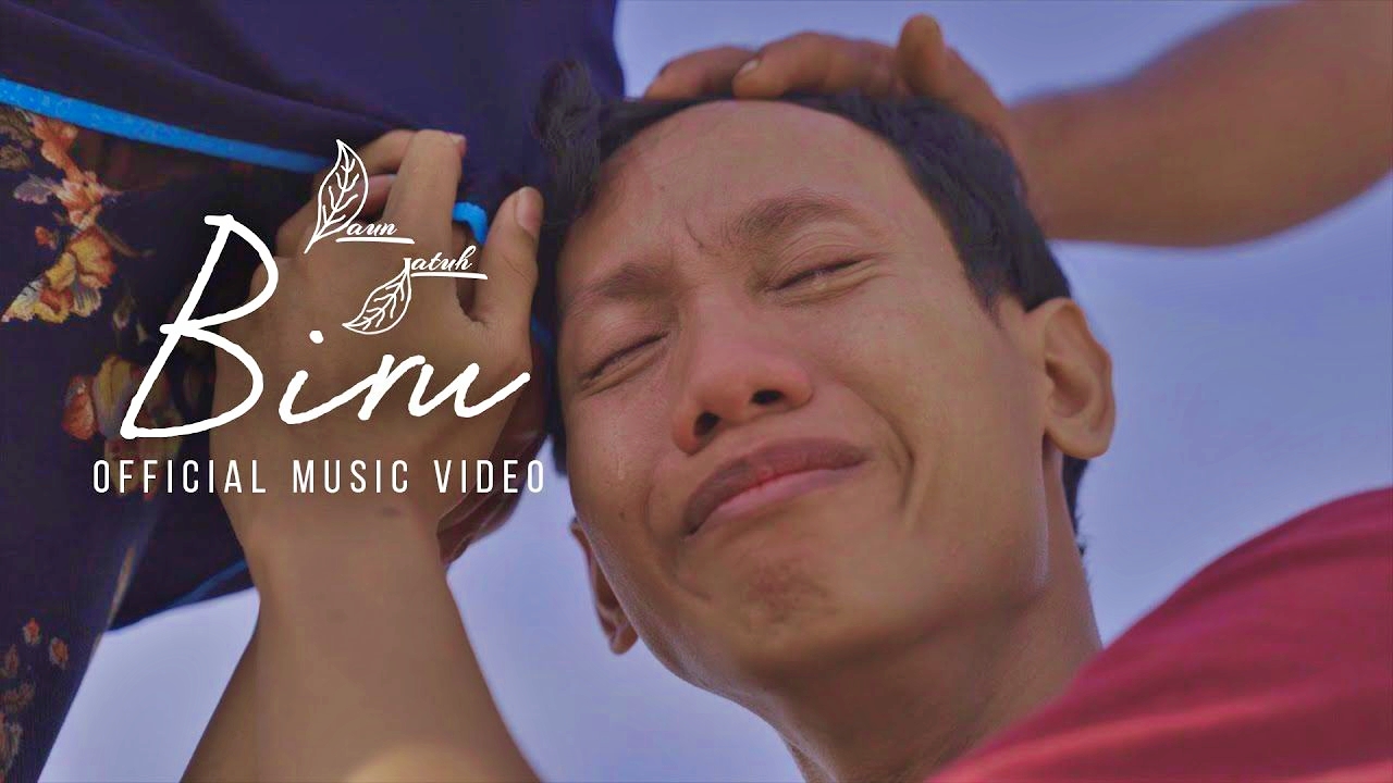 Daun Jatuh - Biru
