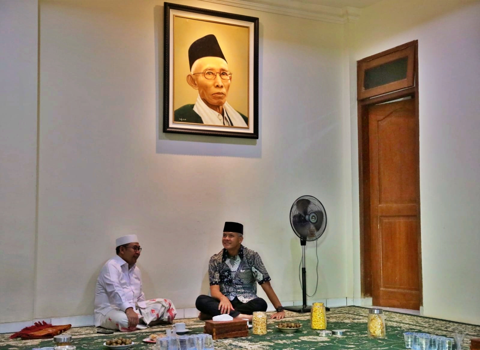 Ganjar Pranowo mengenang Nyai Hj Nafisah Sahal Mahfudz sebagai sosok perempuan hebat