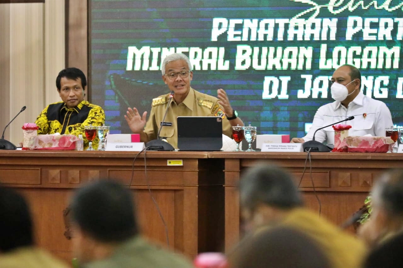 Ganjar saat Rakor membawah tambang galian C ilegal di wilayahnya