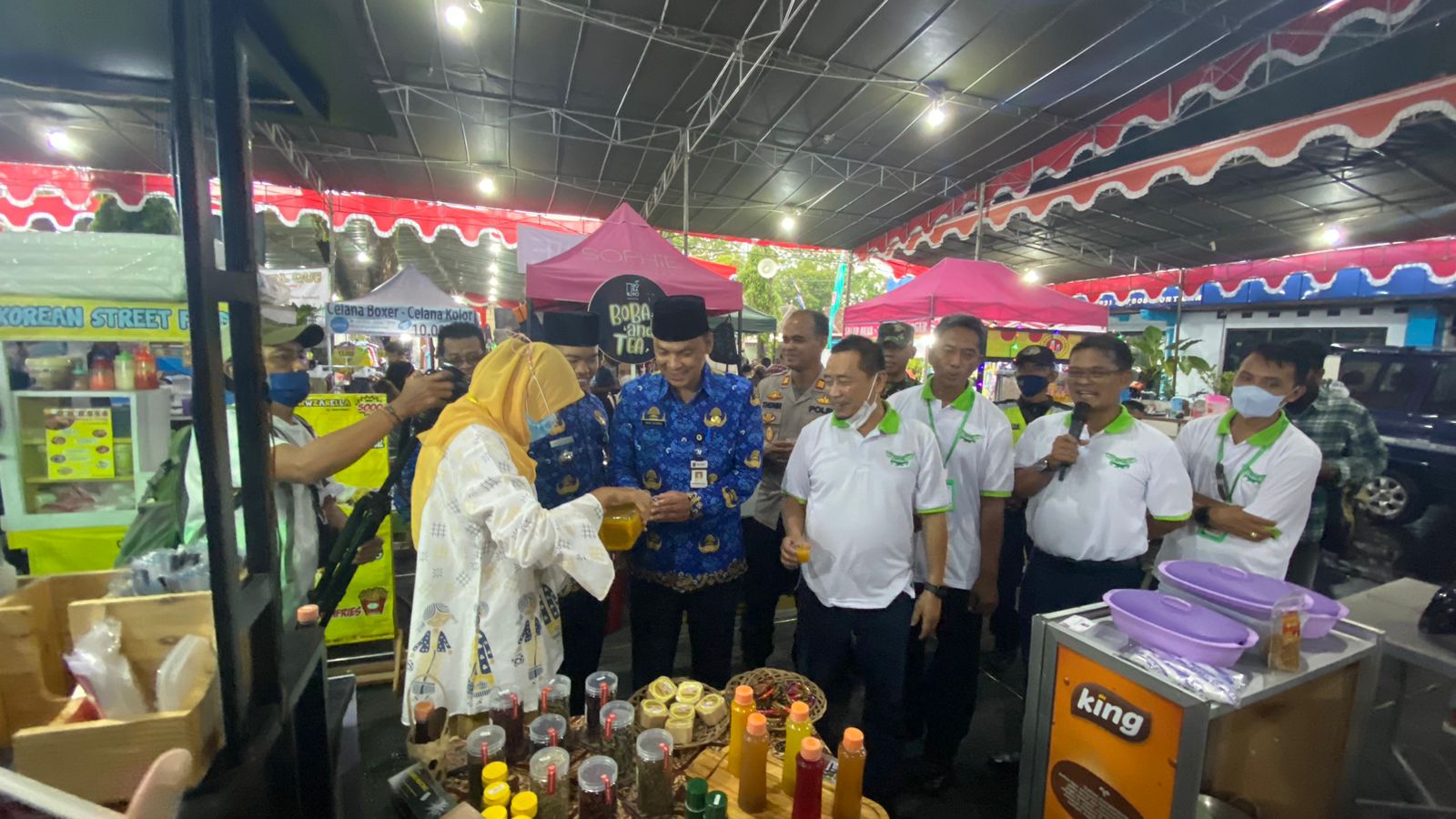 Asisten Perekonomian dan Pembangunan (Ekbang) Setda Kabupaten Magelang, Iwan Sutiarso saat meninjau Muntilan Expo 2022