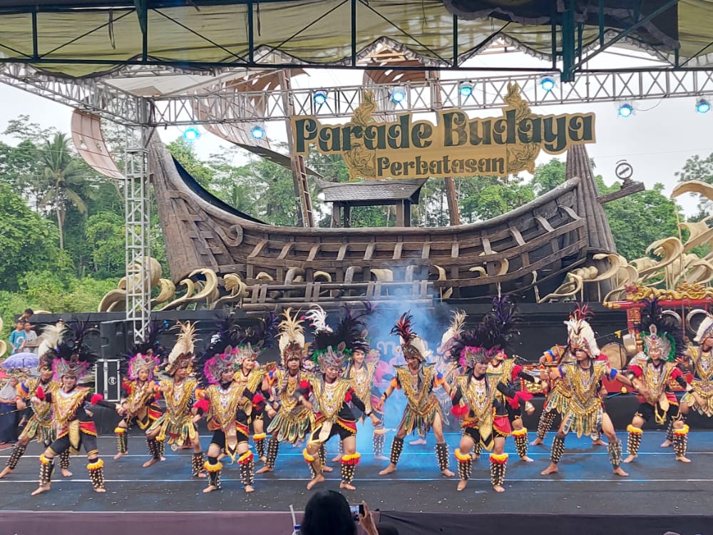SETRADAMARA dari Magelang juara kedua dalam Parade Budaya Perbatasan Tahun 2022