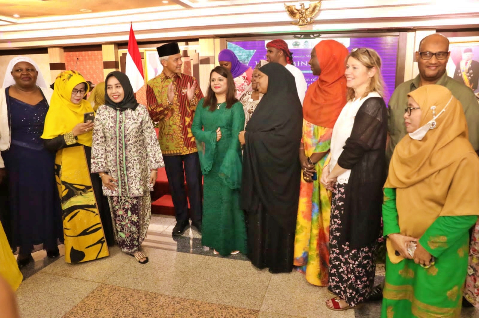 Makan malam ganjar pranowo dengan delegasi ulama perempuan dari 31 negara