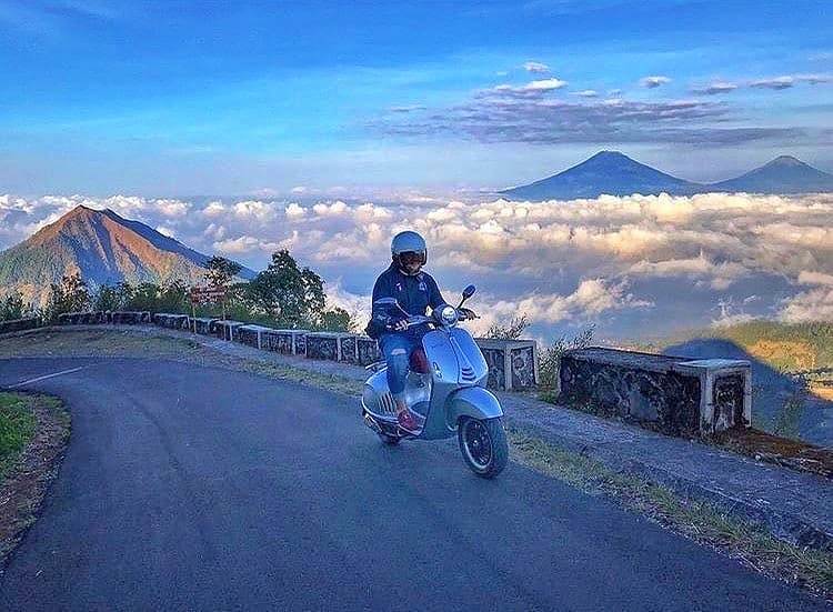 Naik sepeda motor sampai wisata puncak gunung di Magelang
