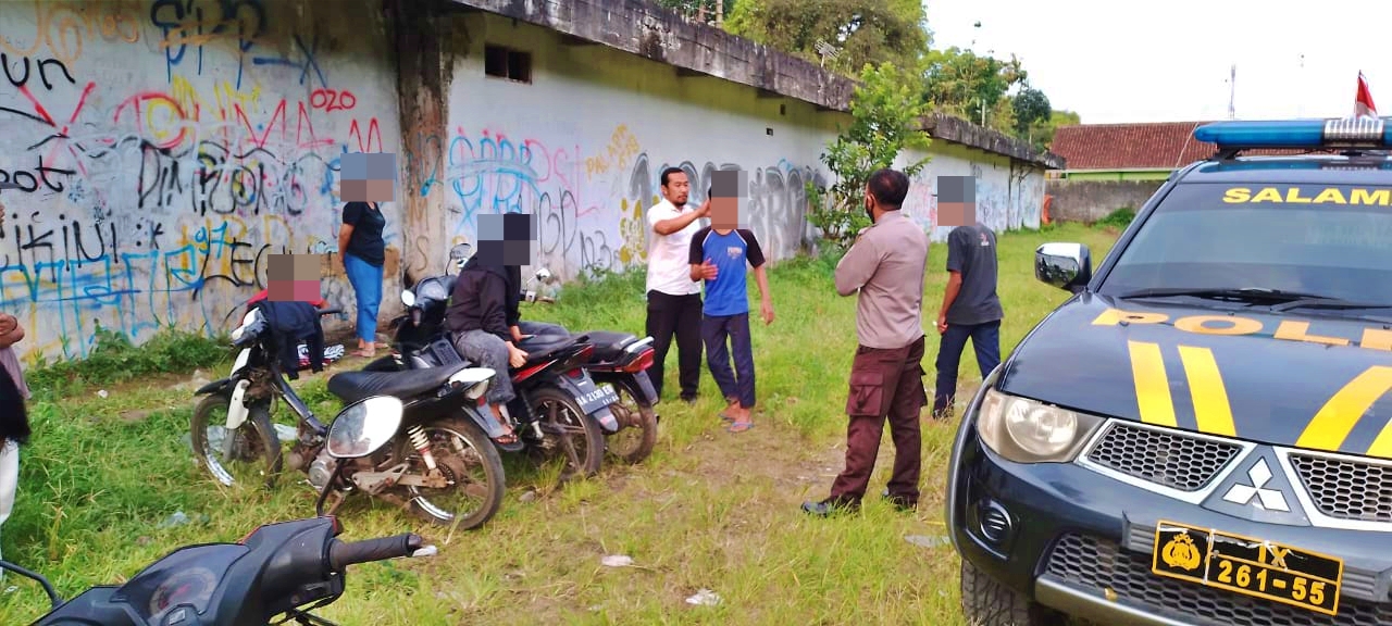 Patroli KRYD Polisi bubarkan gombrolan pelajar diduga hendak tawuran