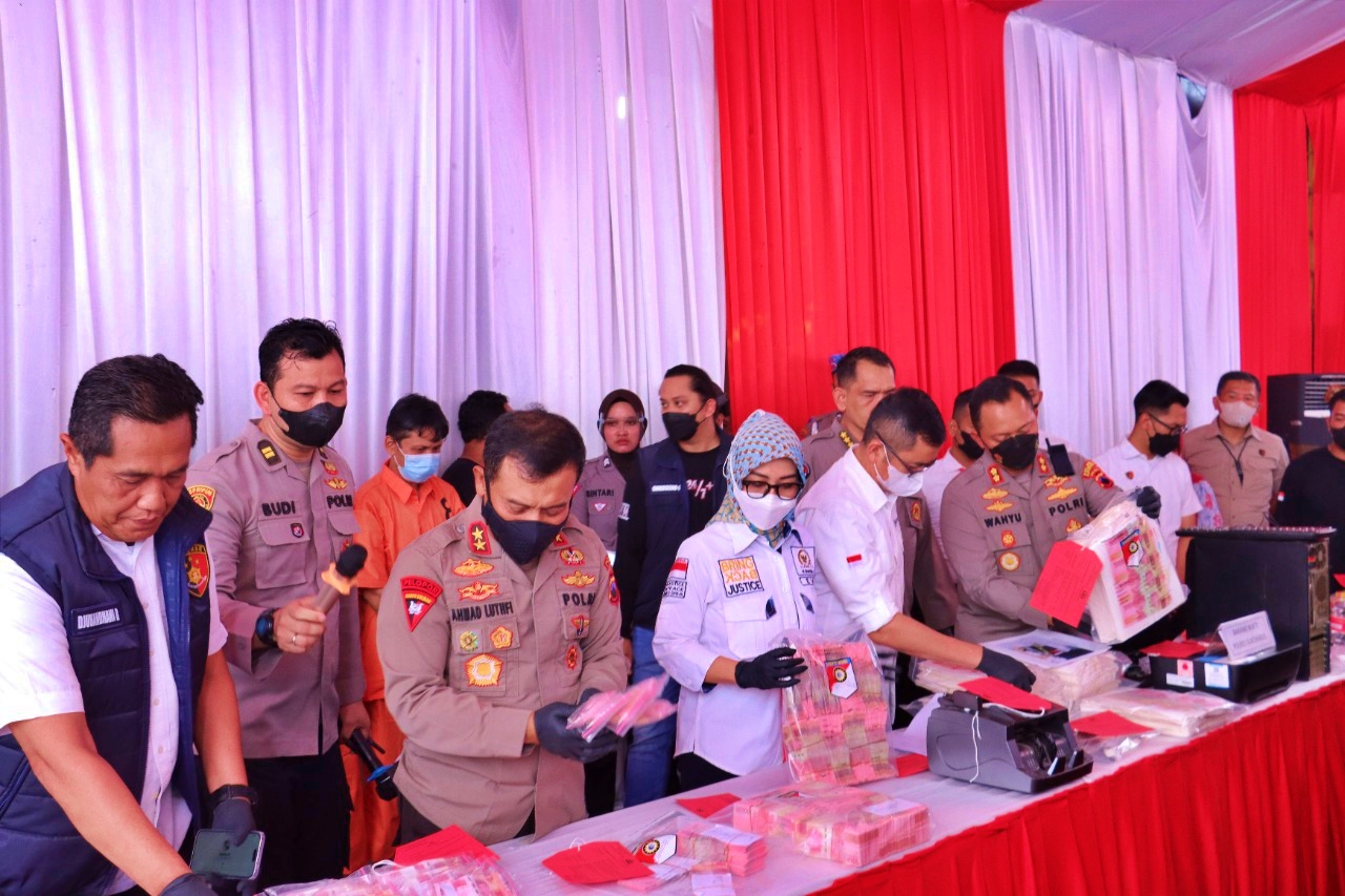 Pers rils kasus pabrik percetakan uang palsu oleh Polda Jateng