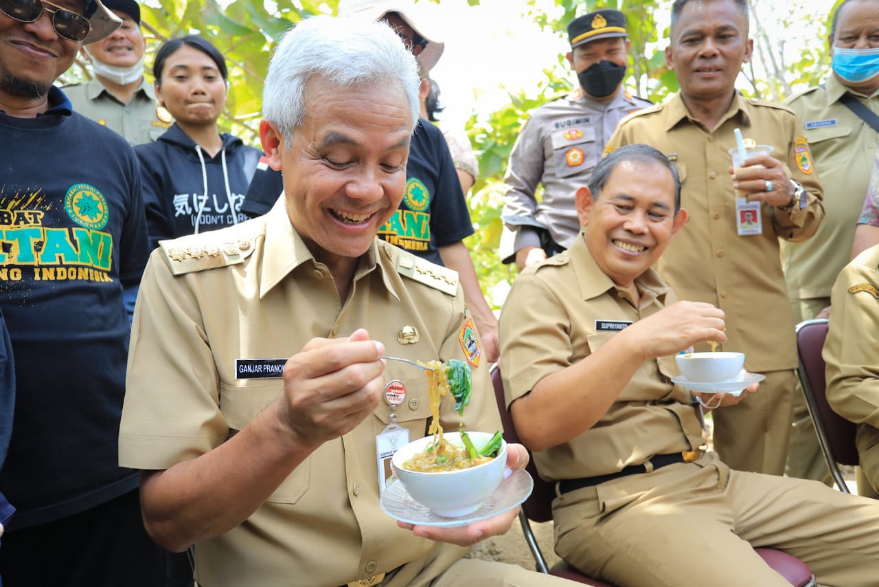 Ganjar Terkesan dengan Kreativitas Petani Mengolah Porang di Sukoharjo