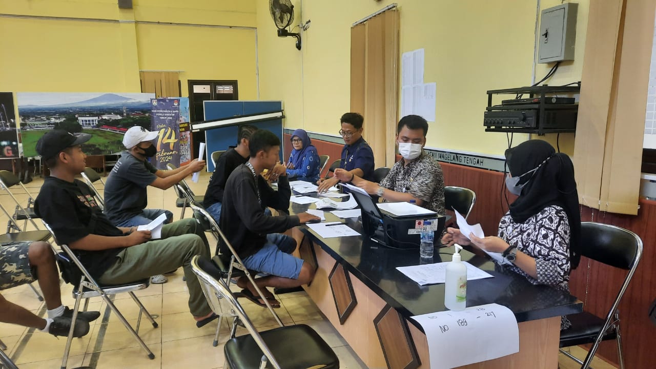 Sebanyak 2.072 Pekerja Program Padat Karya di Kota Magelang Terima UPK