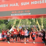 Gubernur Jawa Tengah, Ganjar Pranowo berhasil virgin half marathon di ajang Borobudur Marathon kategori Tilik Candi, Minggu (13/11/2022). (foto: istimewa)