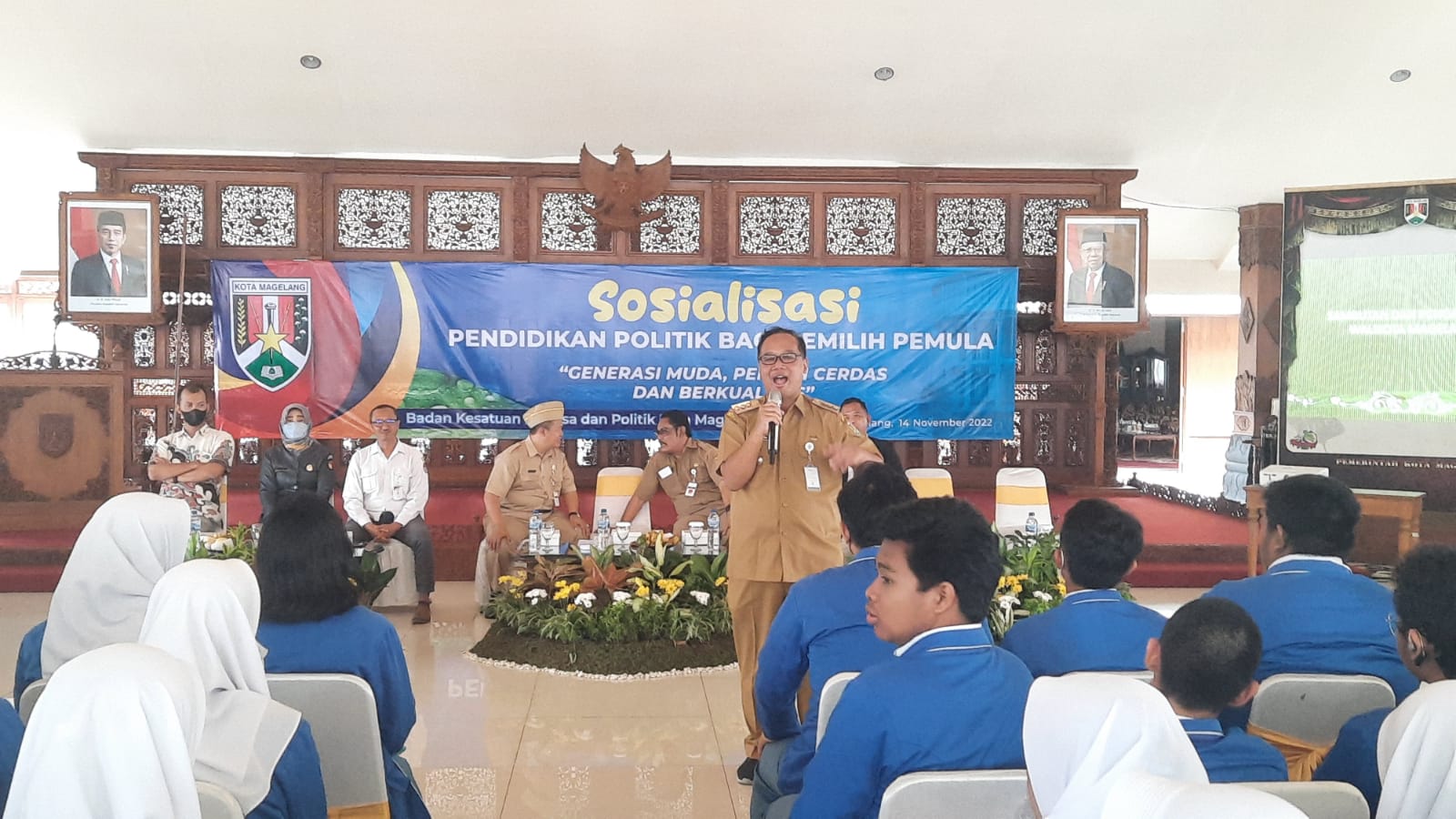 Wali Kota Magelang Ajak Pemilih Pemula Tak Takut Bicara Politik