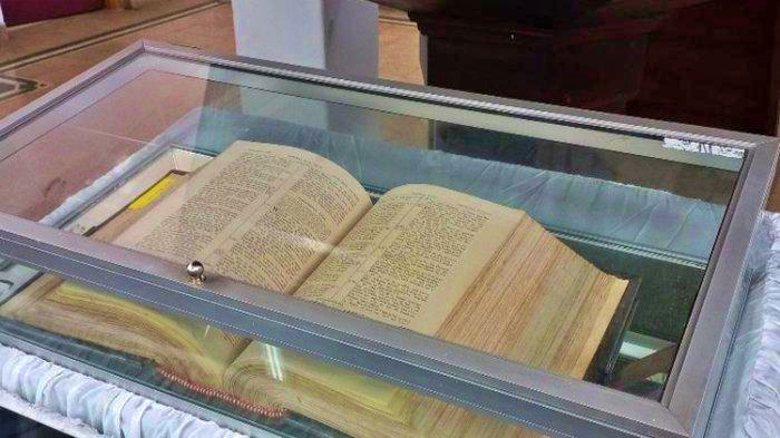 Alkibat Kuno di Gereja Ayam_foto Kompas