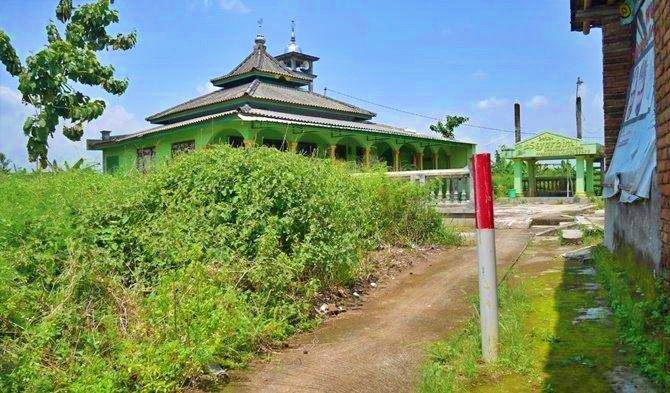 Satu Musala yang akan dipindah karena terkena proyek jalan tol _ foto Tribun