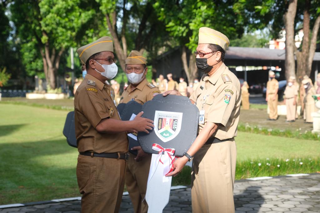 Pemkot Magelang Serahkan Bantuan Tiga Unit Mobil Siaga Untuk Kecamatan