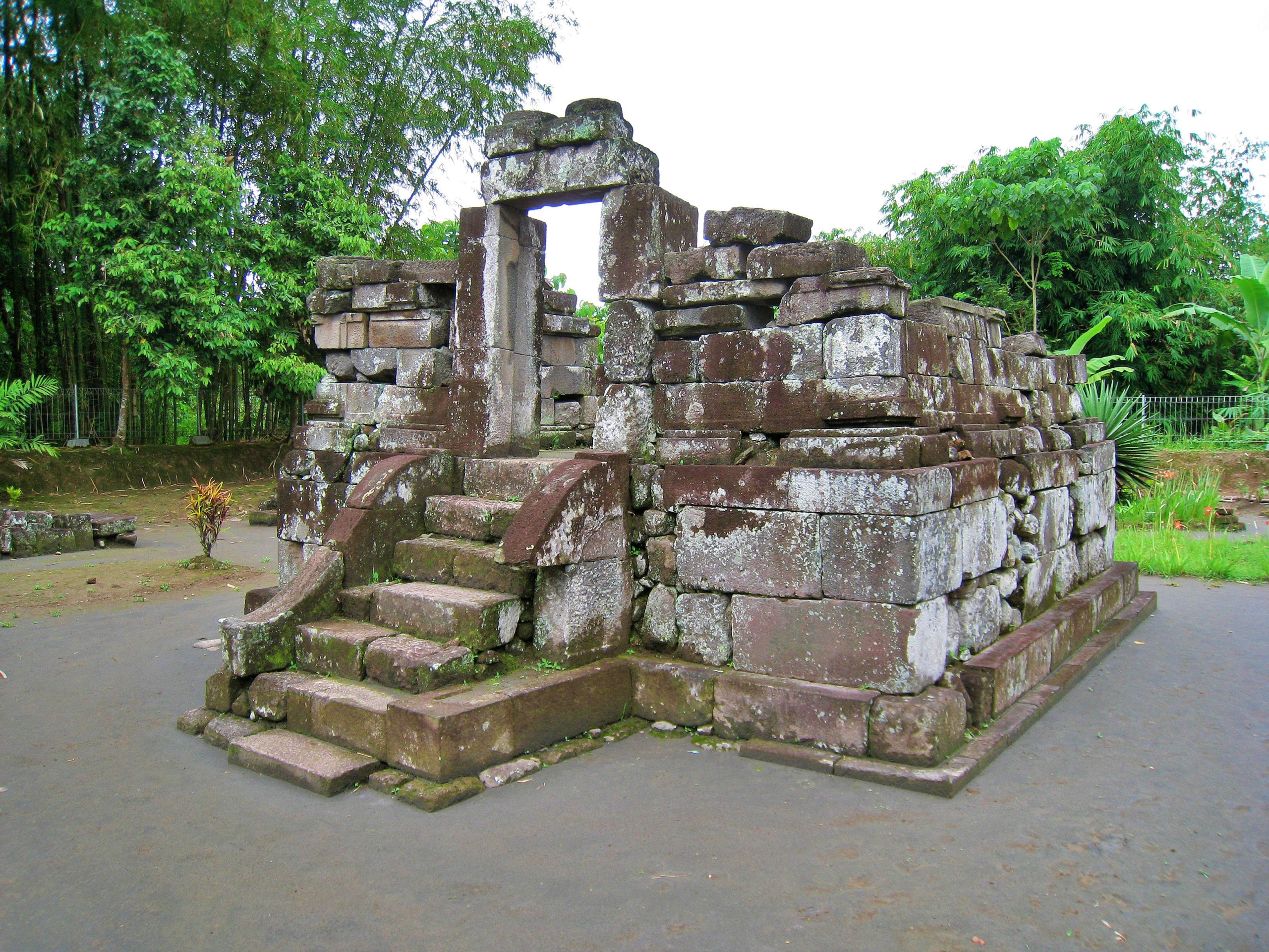 candi gunung wukir Magelang