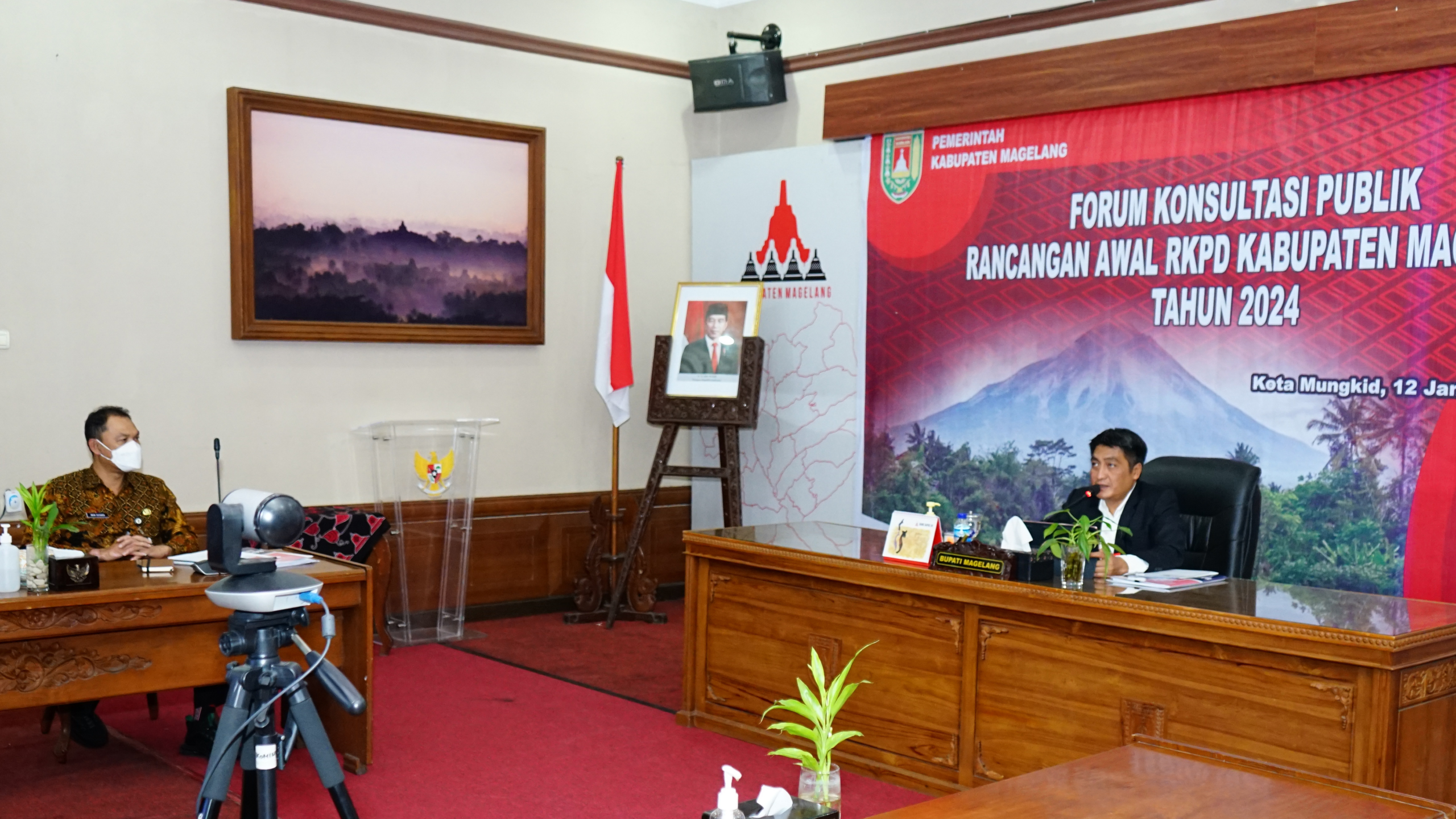 Bupati Magelang saat memberikan arahan pada Kegiatan Forum Konsultasi Publik Rancangan Awal RKPD 2024.