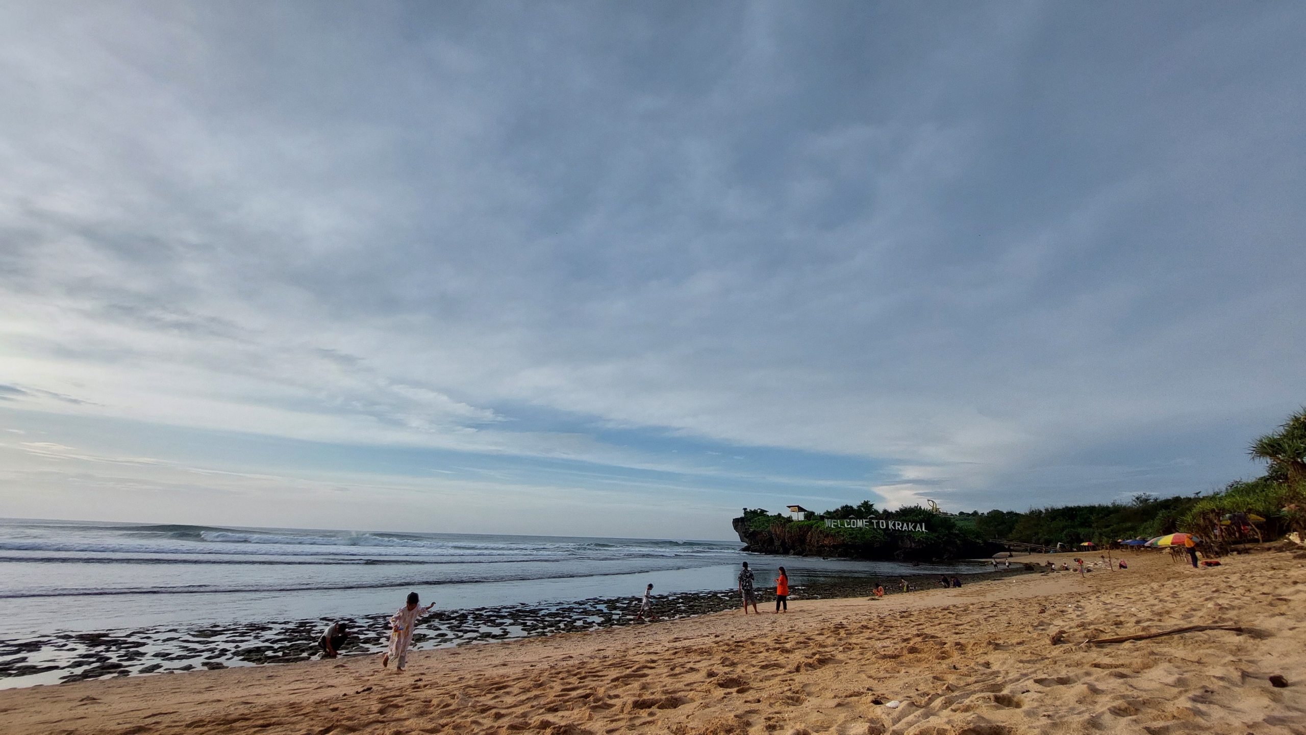 Keindahan Pantai Krakal