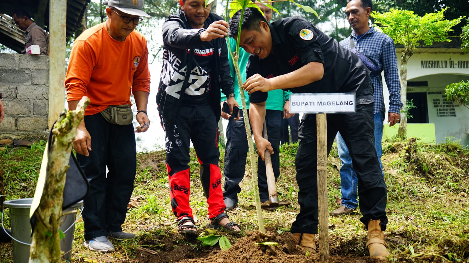 Jaga Kelestarian Alam, Bupati Magelang Tanam Ribuan Bibit Pohon