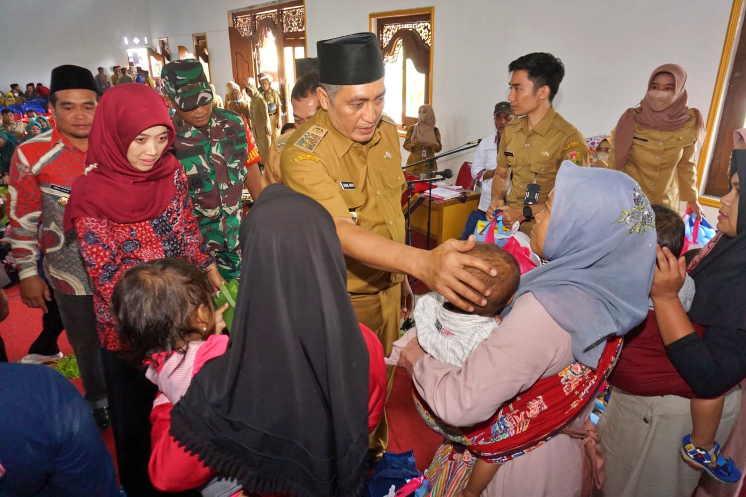 Bupati Magelang saat canangkan Kampung KB dan Sejahtera di Windusari
