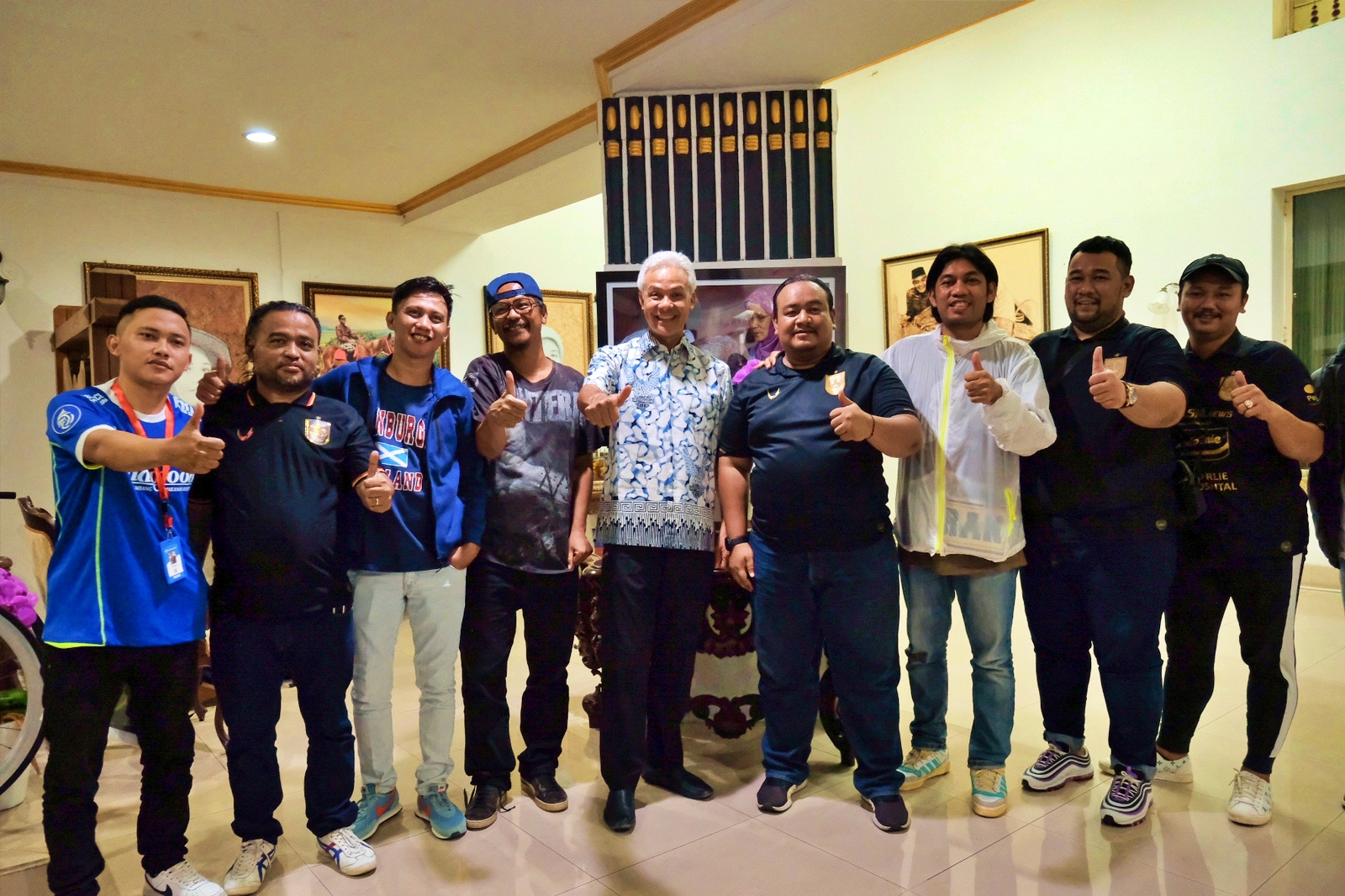 Ganjar Pranowo bertemu Suporter Viking dan Panser Biru Semarang