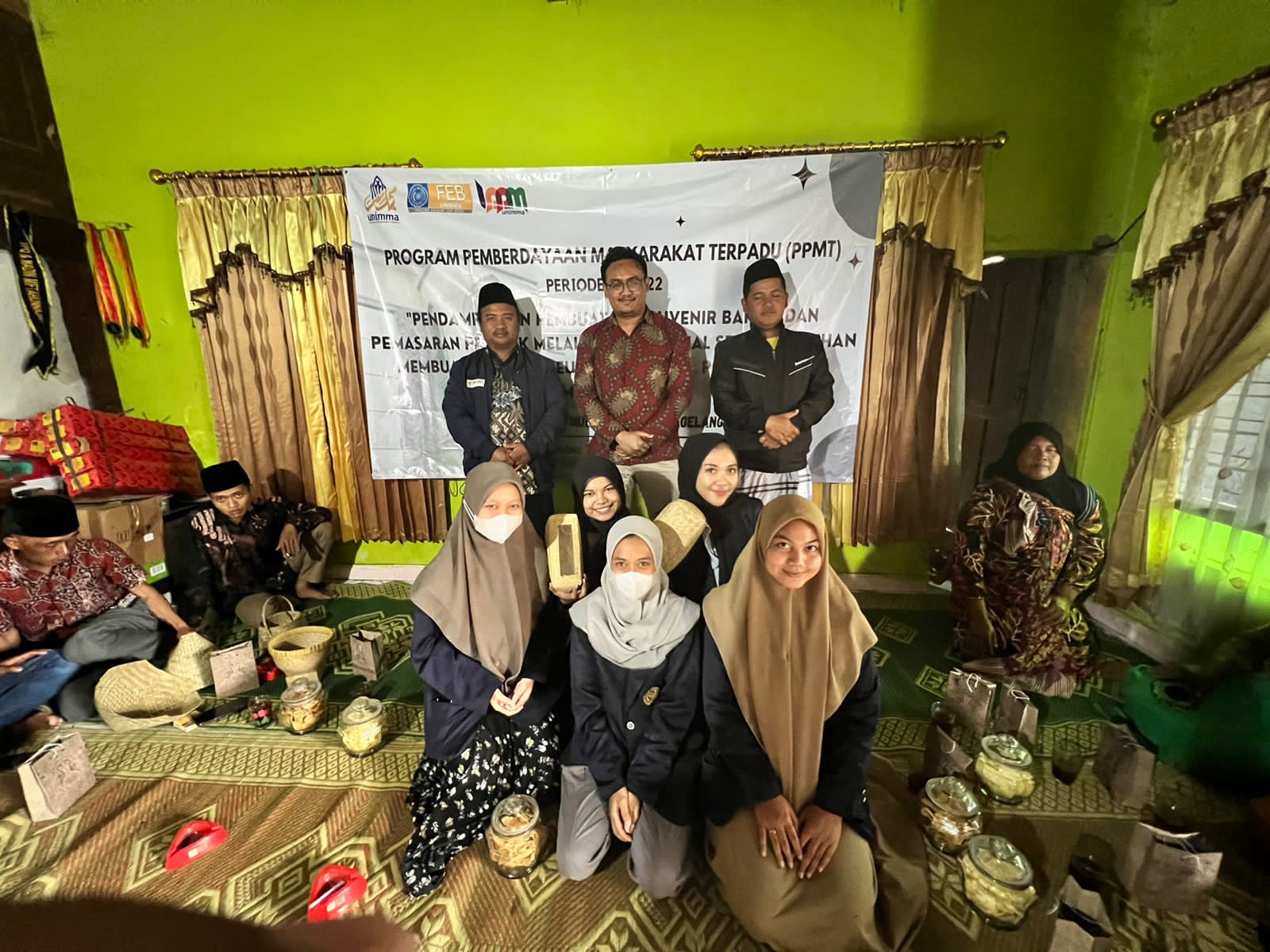 Mahasiswa UNIMMA laksanakan PPMT di perajin anyaman Bambu di Pakis Magelang