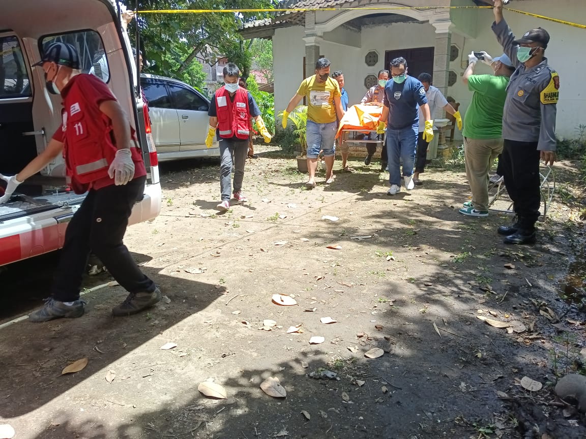 Mayat Membusuk Ditemukan Dalam Rumah Di Borobudur Magelang