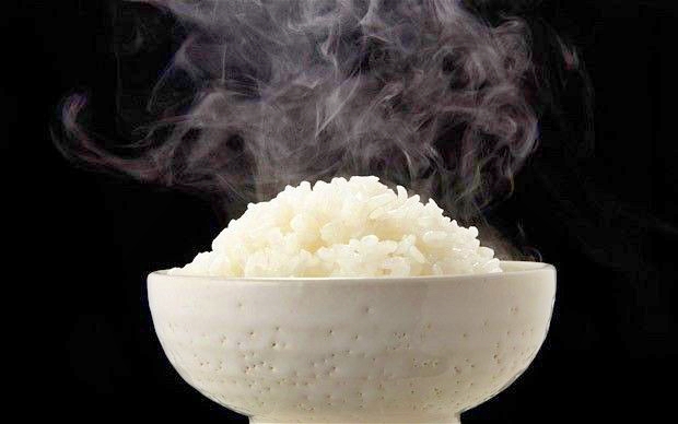 Nasi Panas dan nasi dingin perbedaan kandungannya