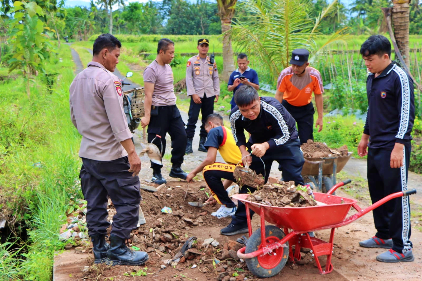 Personil Polsek Muntilan tindak lanjut Jumat Curhat