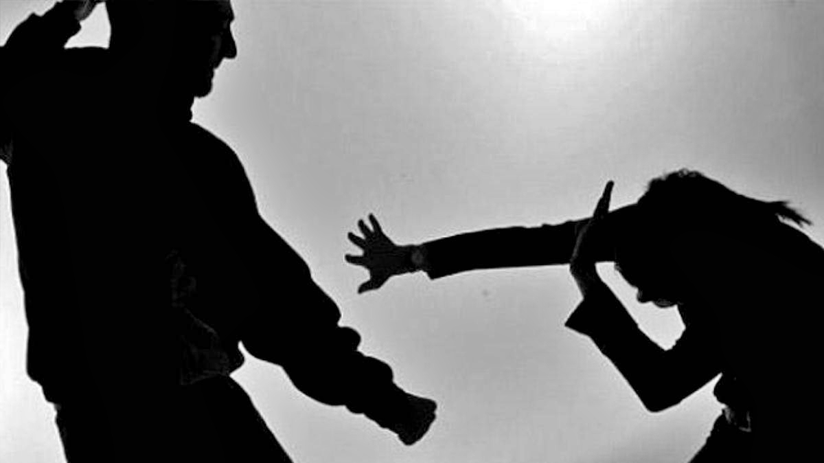 ilustrasi seorang suami aniaya istri sendiri