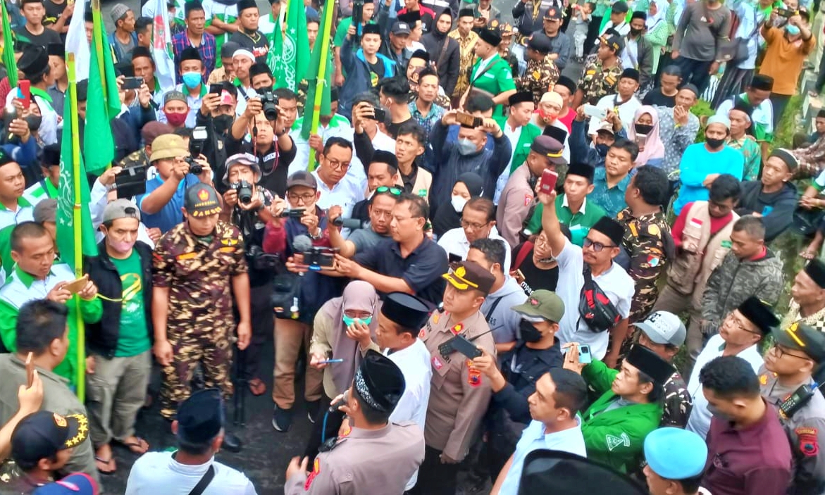 Demo Tolak Penambangan Liar Merapi di Magelang