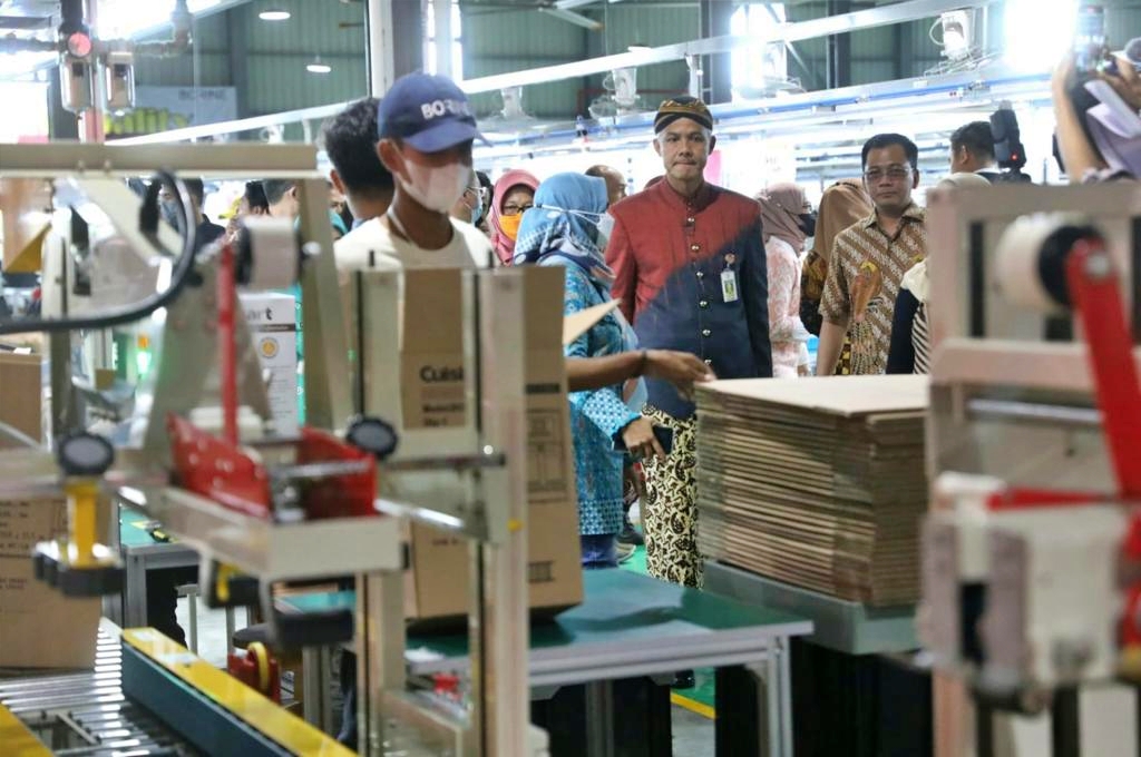 Ganjar dan Disnakertrans Jateng investigasi perusahaan pabrik di Grobogan