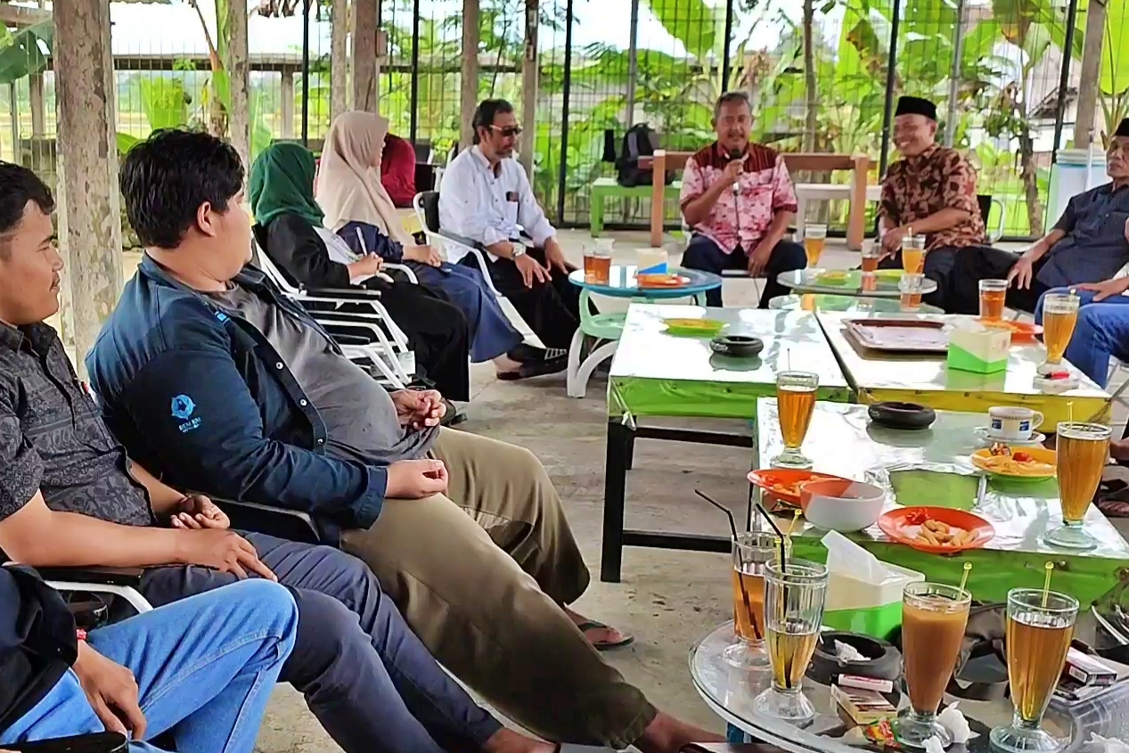 diskusi politik HMI dan Kahmi Magelang Raya untuk memperingati milad 76 HMI