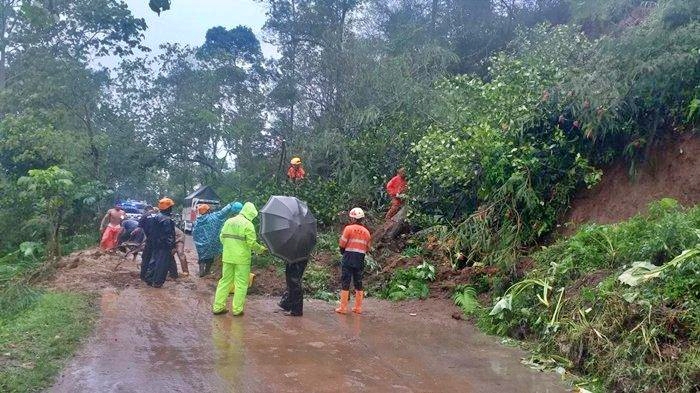 Longsor di jalan Magelang Boyolali titik wonolelo sawangan tutuk akses