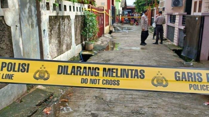 TKP pembunuhan dua wanita dan mayatnua dicor dalam rumah