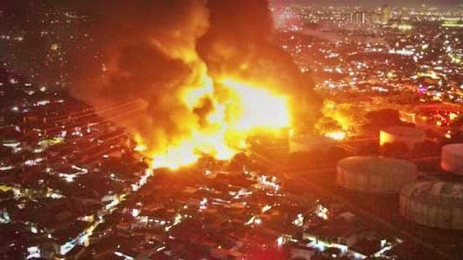 Foto udara kebakaran Depo Pertamina Plumpang