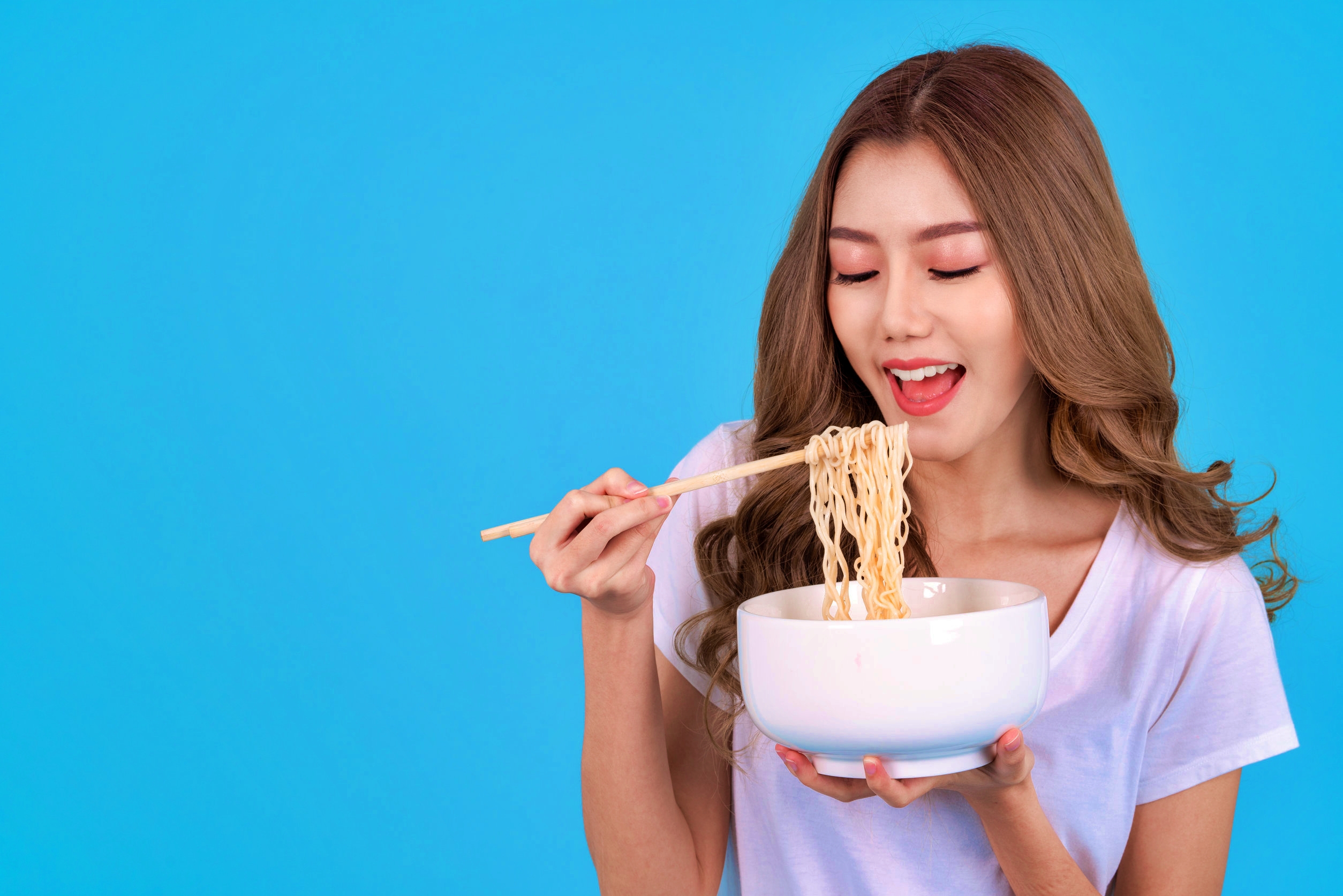 Ilustrasi Makan Mie Ayam