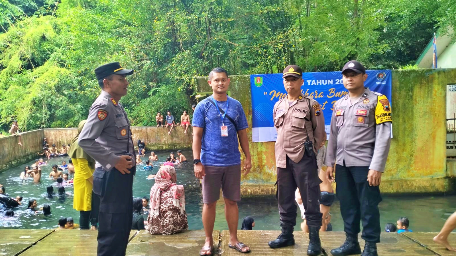 Jajaran Kepolisian Polresta Magelang amankan prosesi padusan