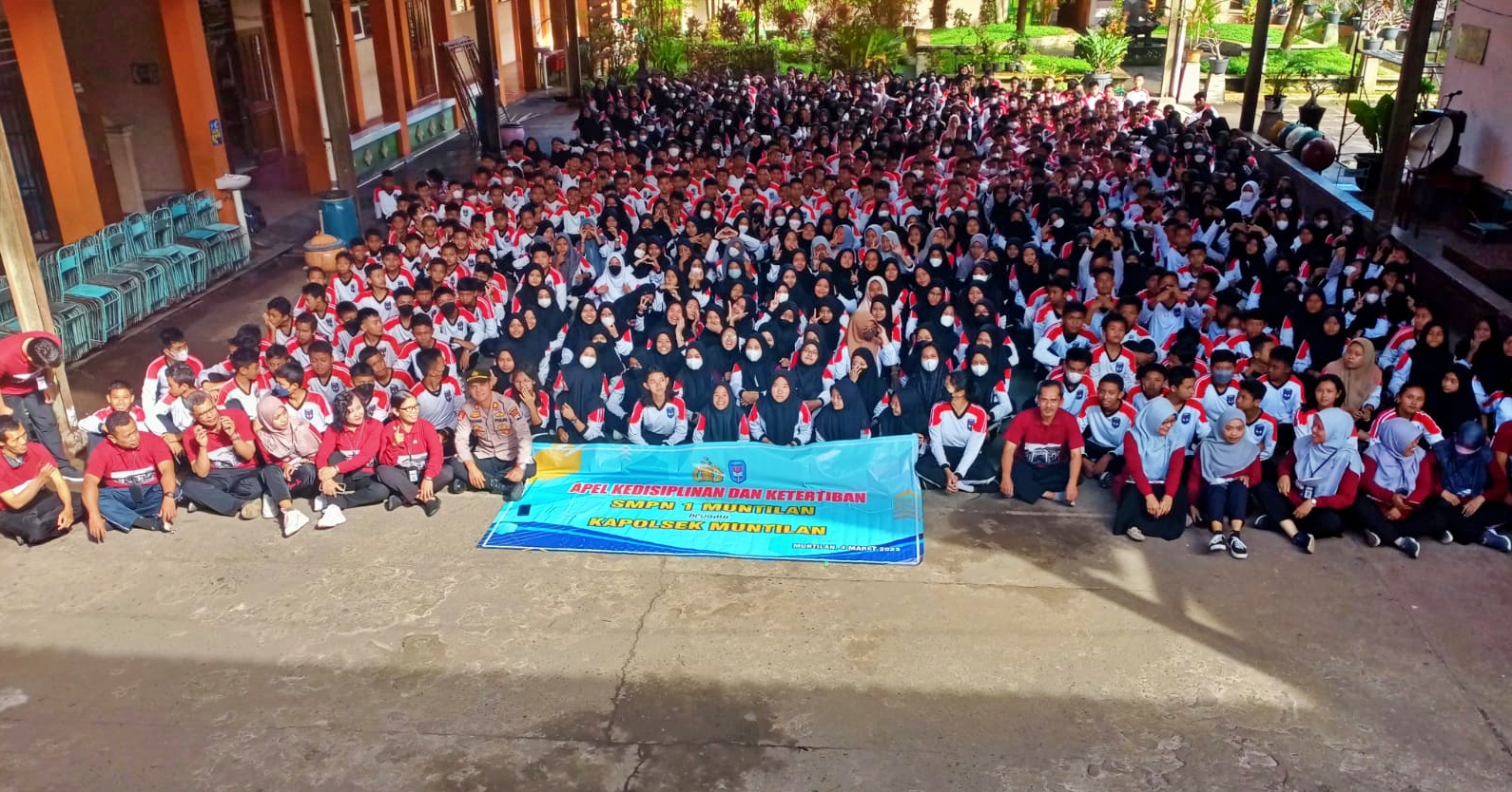 Kapolsek Muntilan pimpim apel di SMP Negeri 1 Muntilan