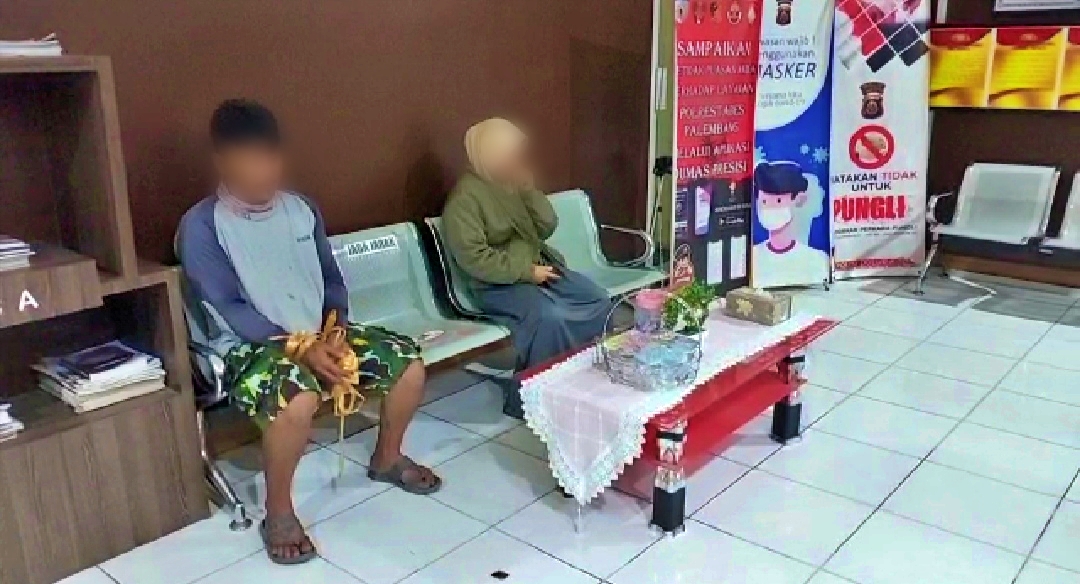 Pedagang sayur selingkuh dengan penjual jamu