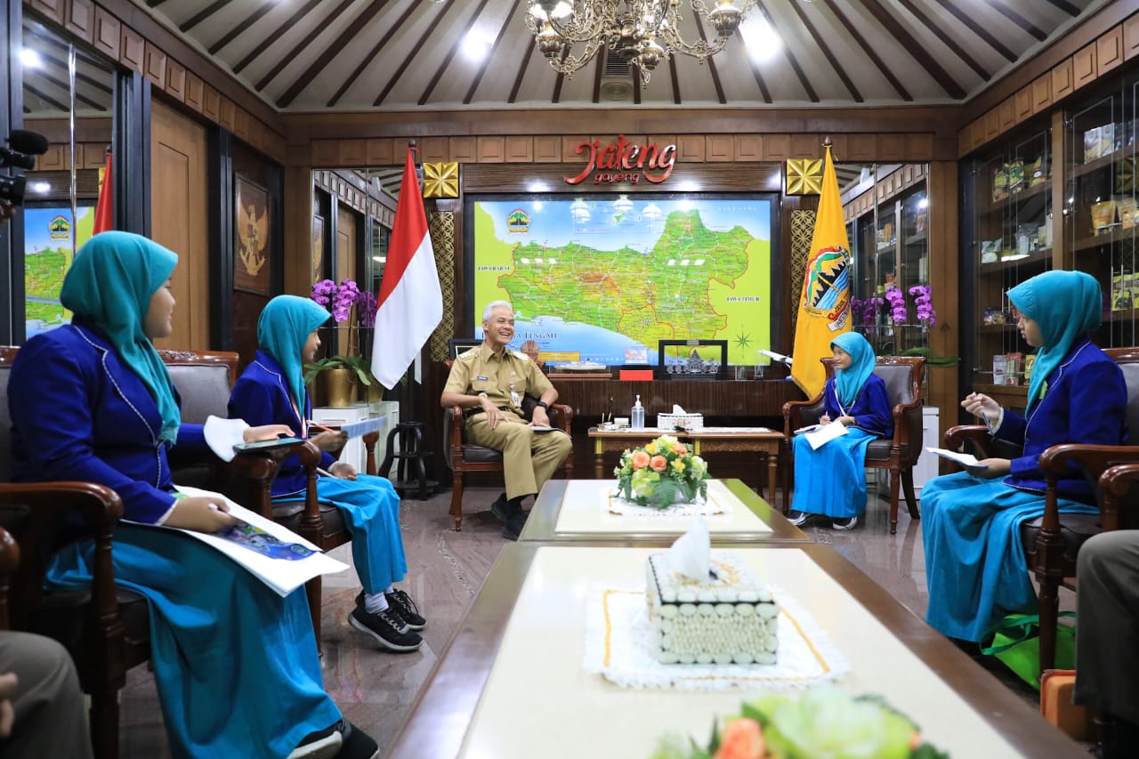 Siswi SD Hj Isriati Semarang Wawancarai Ganjar Terkait Pendidikan