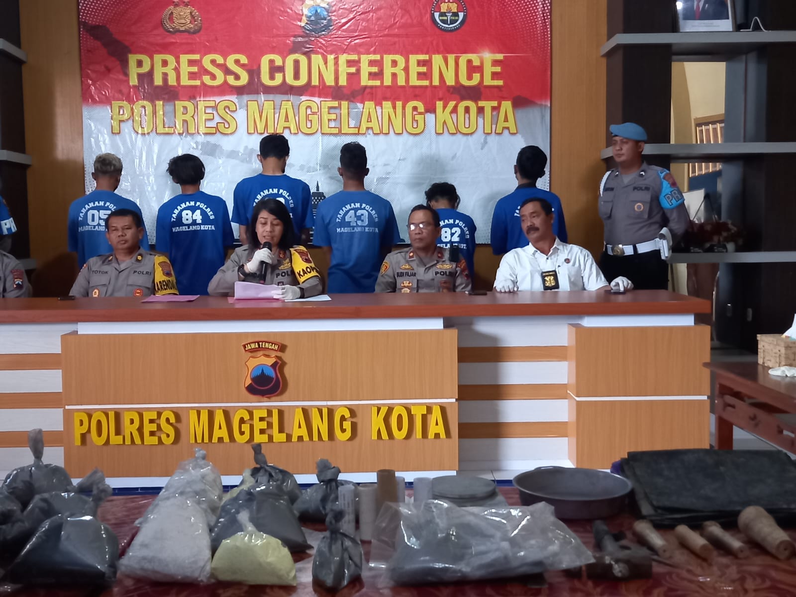 Polres Magelang Kota Sita 28,5 Kg Bahan Peledak Petasan Siap Pakai, 6 Orang Diamankan