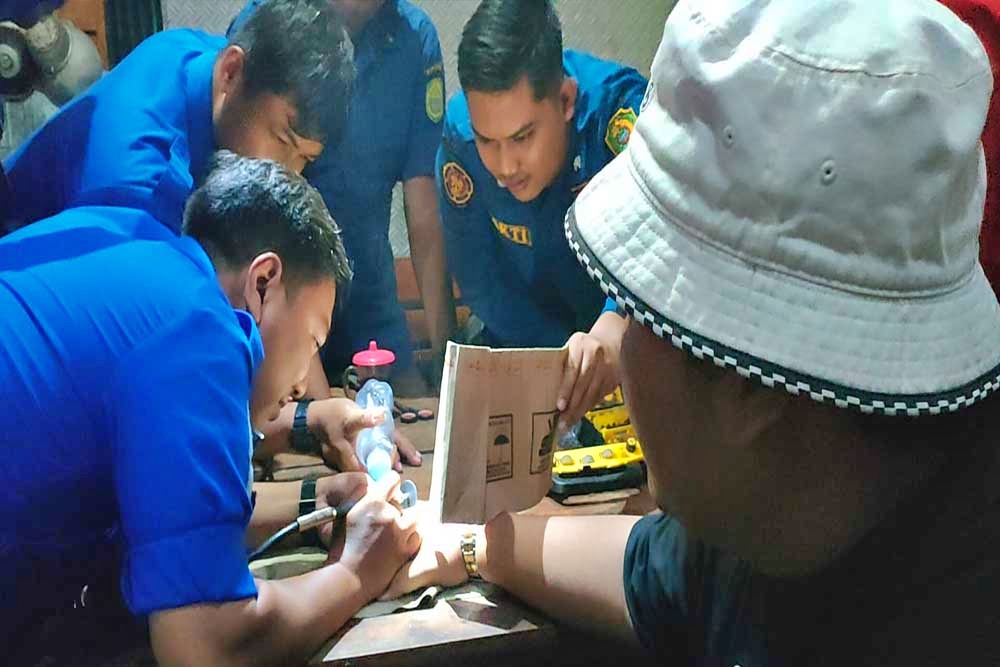 tangkapan layar video vokalis ndarboy genk datangi Damkar Bantul