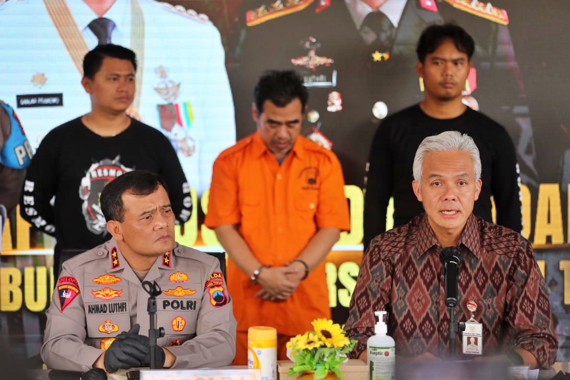 Ganjar Pranowo saat hadiri pers rils kasus pencabulan santri oleh pengasuh Ponpes di Batang