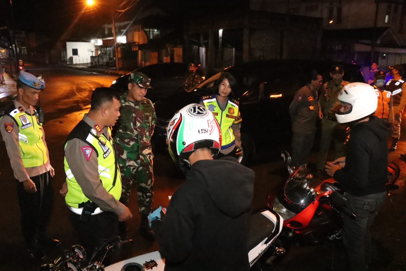 Kapolres Magelang Kota Bersama Dandim Pimpin Patroli Skala Besar TNI-Polri dan Satpol PP