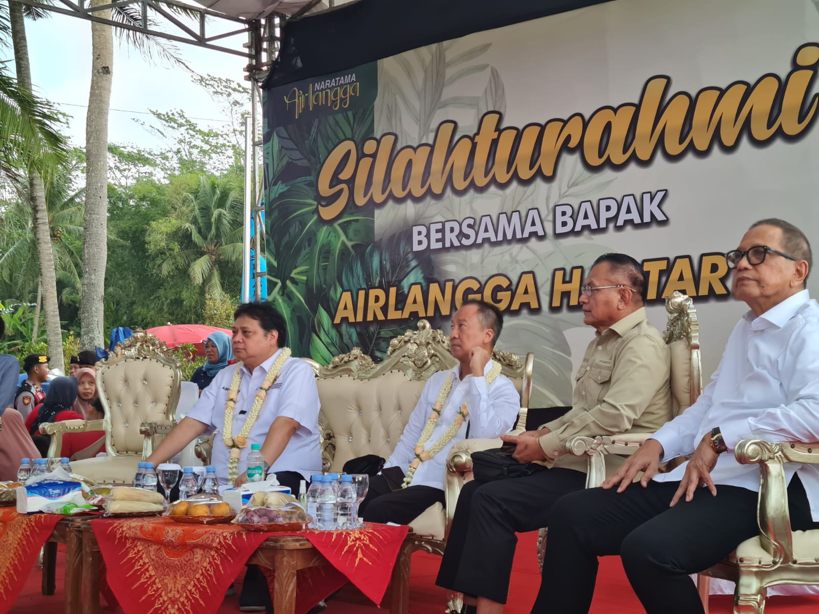 Kunjungi Magelang, Airlangga Hartanto Resmikan Jalan Usaha Tani