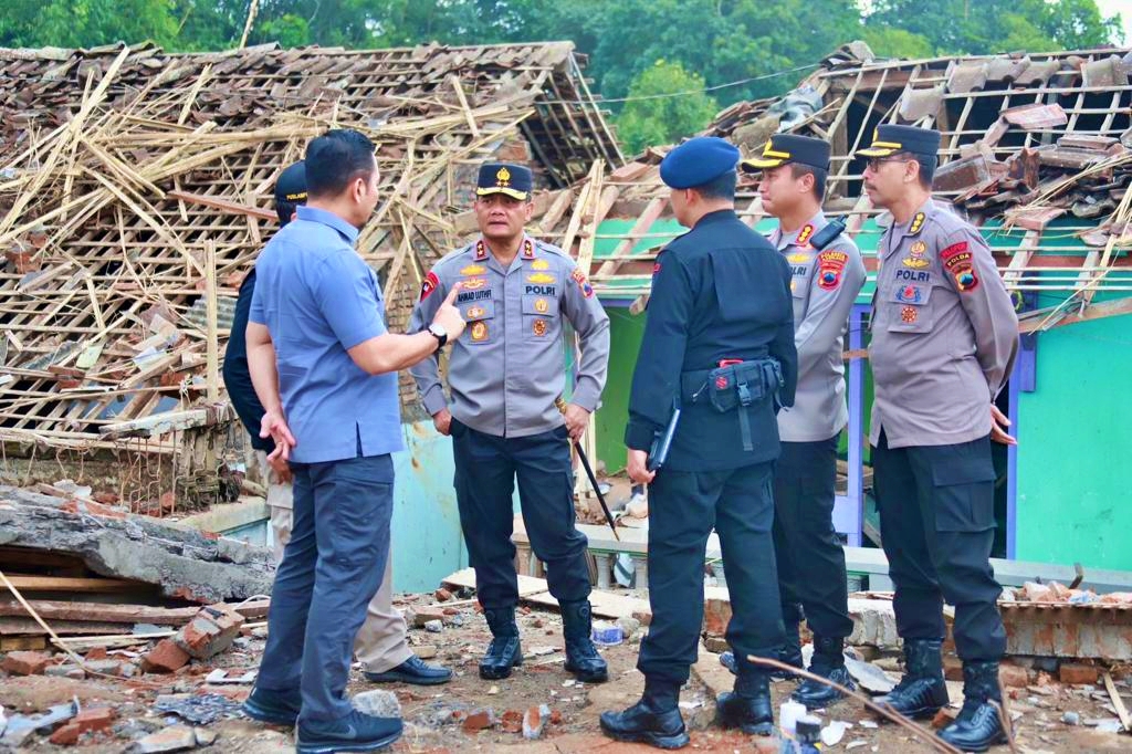 Kapolda Jateng saat di TKP ledakan di Kaliankrik Magelang